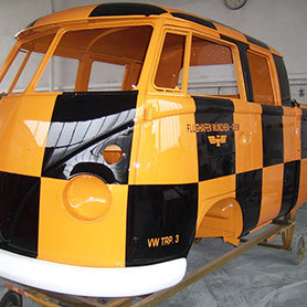 Artisan Paint and Paintwork on an Oldtimer VW T1 "Follow Me" Bus